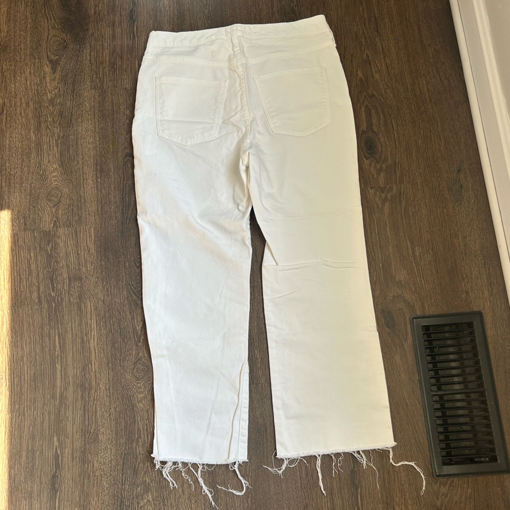 Universal Thread White Bootcut Cropped Jeans Size… - image 4